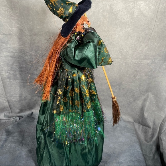 Vintage Witch w Broom Halloween Decoration 24” Glowing Eyes Laughs Moves Tested - Picture 7 of 10
